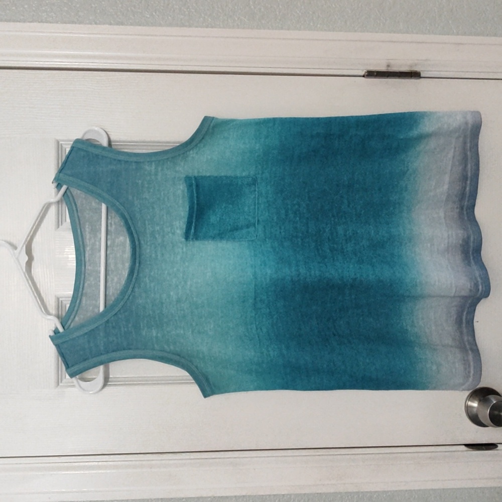 Ombre Teal Tank